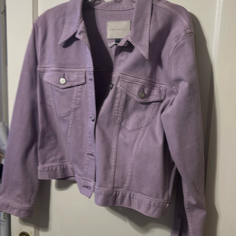 This is a Sanctuary cropped Jean jacket in Lavender in an XL. Tag is attached.